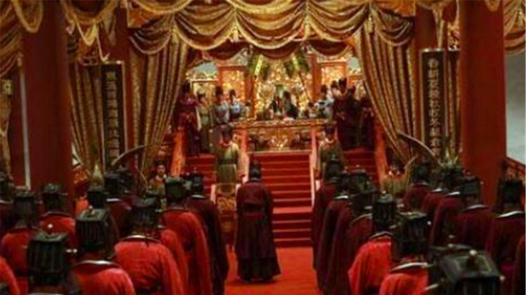 议事|赵匡胤是如何把官员的坐朝议事改为站朝议事的？