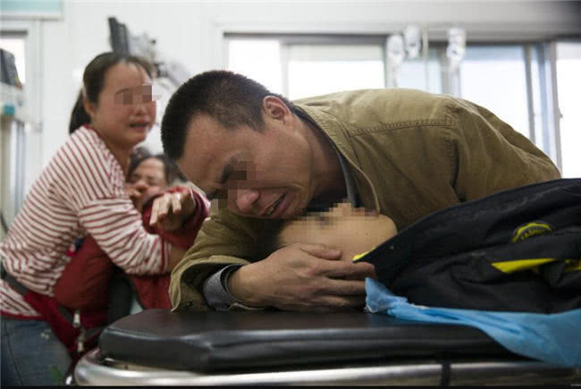 去世|儿子因病去世,4岁女儿说晚上有人喊妹妹,妈妈查看监控后凌乱了