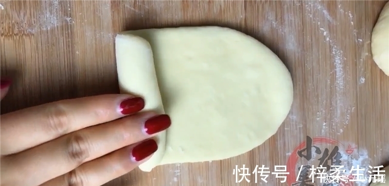 电饭锅|把8个面团放进电饭锅里,不加一滴水,刚出锅就被抢吃光