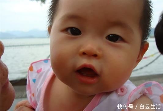 积食|劝告家长在娃饭后做好3件事,清理积食强脾胃,孩子长大个