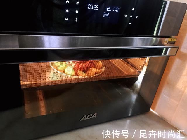 鸡肉|鸡肉和土豆搭配，蒸出来味道鲜美，还不油腻，适合冬天食用