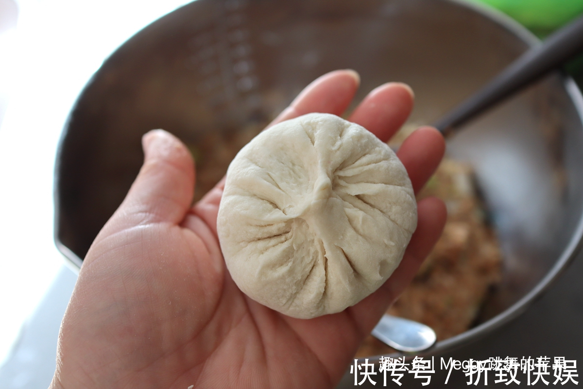 酱肉|酱肉包子太香了,蒸两锅晚餐早餐全解决,家中存货再也不愁吃