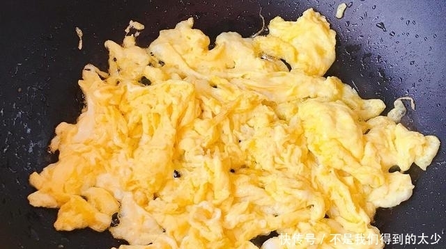 早春时节,饮食“多素少肉”,常吃这3道家常菜,清淡鲜美又润燥