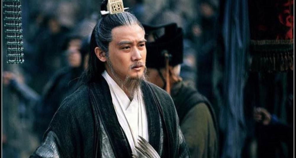 正是|诸葛亮腿脚没有问题,为何还要坐轮椅?这正是他最聪明的地方