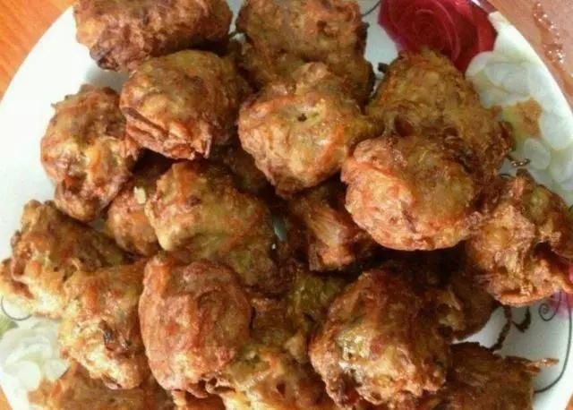 炸肉丸加淀粉加蛋液其实都错了,加它不仅不易散,而且有弹性