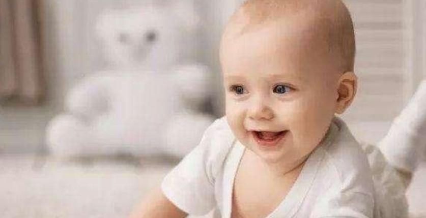 入睡|宝宝频繁夜醒?培养宝宝一个能力很关键,父母学会了孩子睡整夜