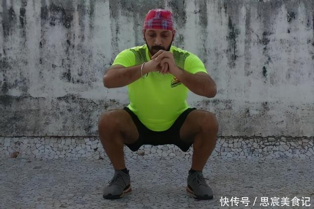 大叔|大叔尝试每天做100个深蹲,坚持1个月后,看腿部能有什么变化