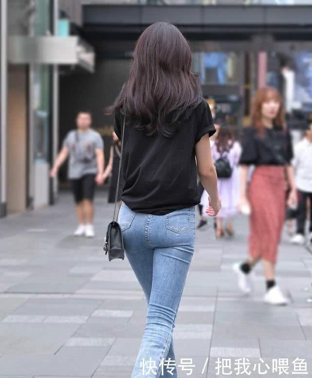 绿蓝色|简单装扮的瑜伽裤显得干净挺阔,气质十分出众,端庄大气