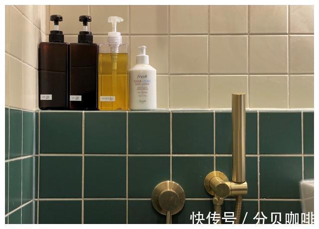 卫生间门|进门无玄关?试试她家的方法,还能多出一个餐厅,实用又耐看!