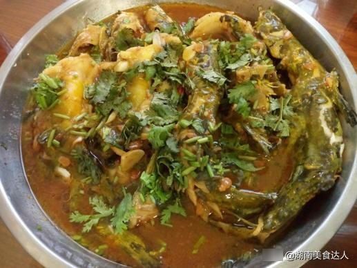 朋友来家做客，6菜1汤招待，有荤有素营养均衡，网友太寒酸