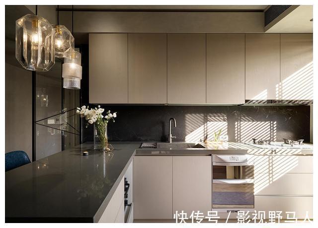 小家|两个人的温暖归宿!110㎡极简高级灰,打造极致优雅小家!