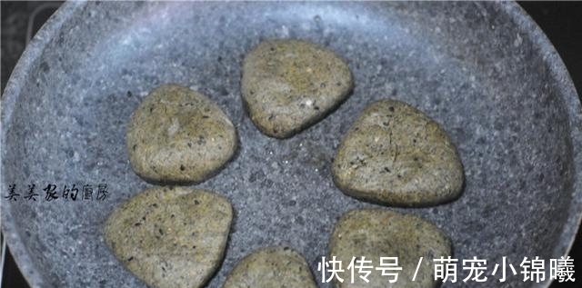 老公三天两头要吃的早餐,平底锅一烙10分钟就上桌,解馋还顶饱