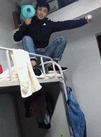 |搞笑GIF:看了这个才知道天底下都是一样的女人