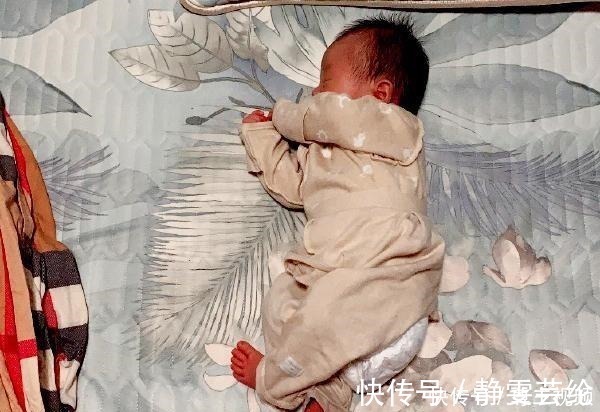 妈妈|喂夜奶后还需要拍嗝吗很多妈妈都不知道,来看看正确做法!