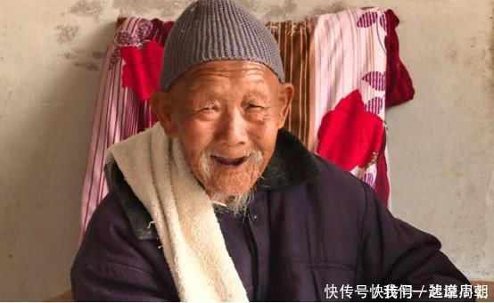 104岁老人暴露长寿秘诀既吸烟又喝酒，他却唯独不“沾”这件事