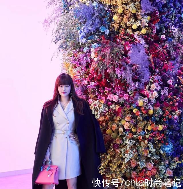 礼服|时髦精周宴齐礼服穿搭妆容，不愧是海澜之家创始人的掌上明珠