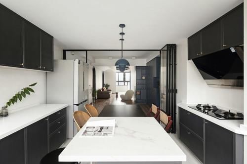 电视|她把客厅一分为二，家里多间房，再把电视请出家，生活简单又幸福