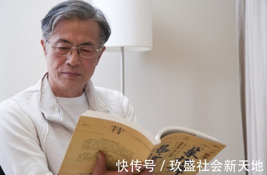 老伙计们|大爷告诉你:高血压患者生活中避免做这几件事,血压慢慢稳下来