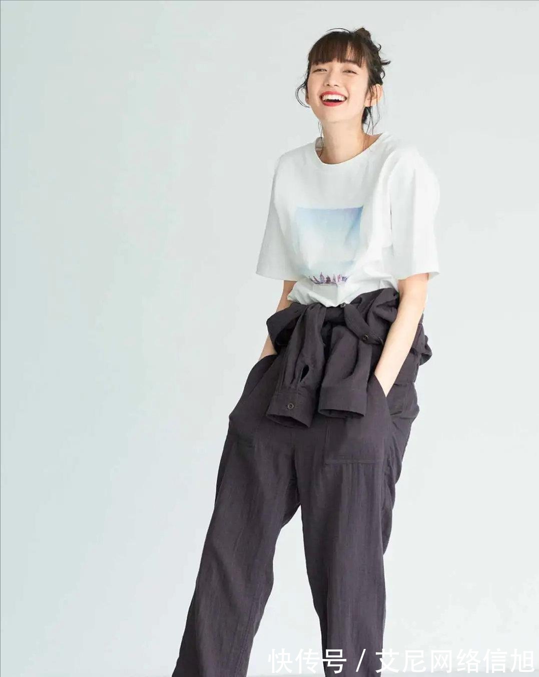 印花|凭什么她穿“大阔腿裤”美成画？日系文艺派的疗愈穿搭，从没失望