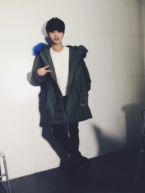 艾斯|華晨宇演哭戲用力過(guò)猛，導(dǎo)致下巴脫臼，一下就能看出整沒(méi)整容