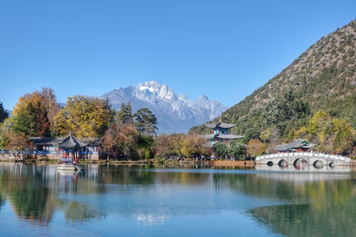 丽江最美的雪山公园，曾因门票收费遭差评，如今免费开放游人多