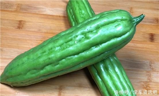 苦瓜的“苦源”在哪里只要切掉这个部位,苦瓜好吃还不苦,厉害