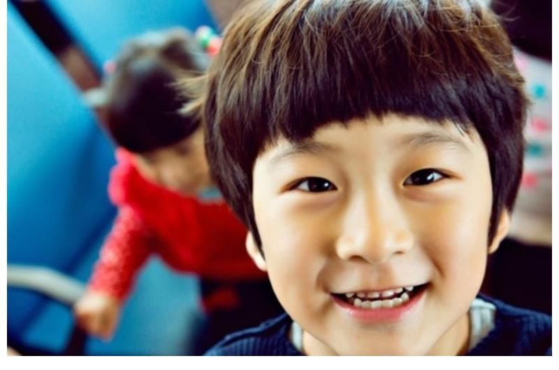 爸爸去哪兒的男孩長大了,郭子睿張悅軒成男子漢,Kimi成精神小伙