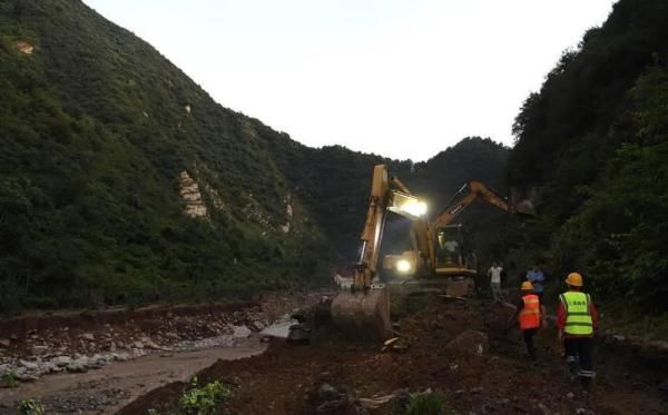 九间房镇|暴雨突袭蓝田致多地受灾 一方有难八方争分夺秒救援