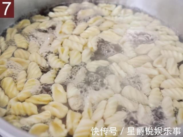 鸡汤|家有孩子,晚餐试试这样吃,肉菜主食一锅出,孩子爱吃,妈妈省事