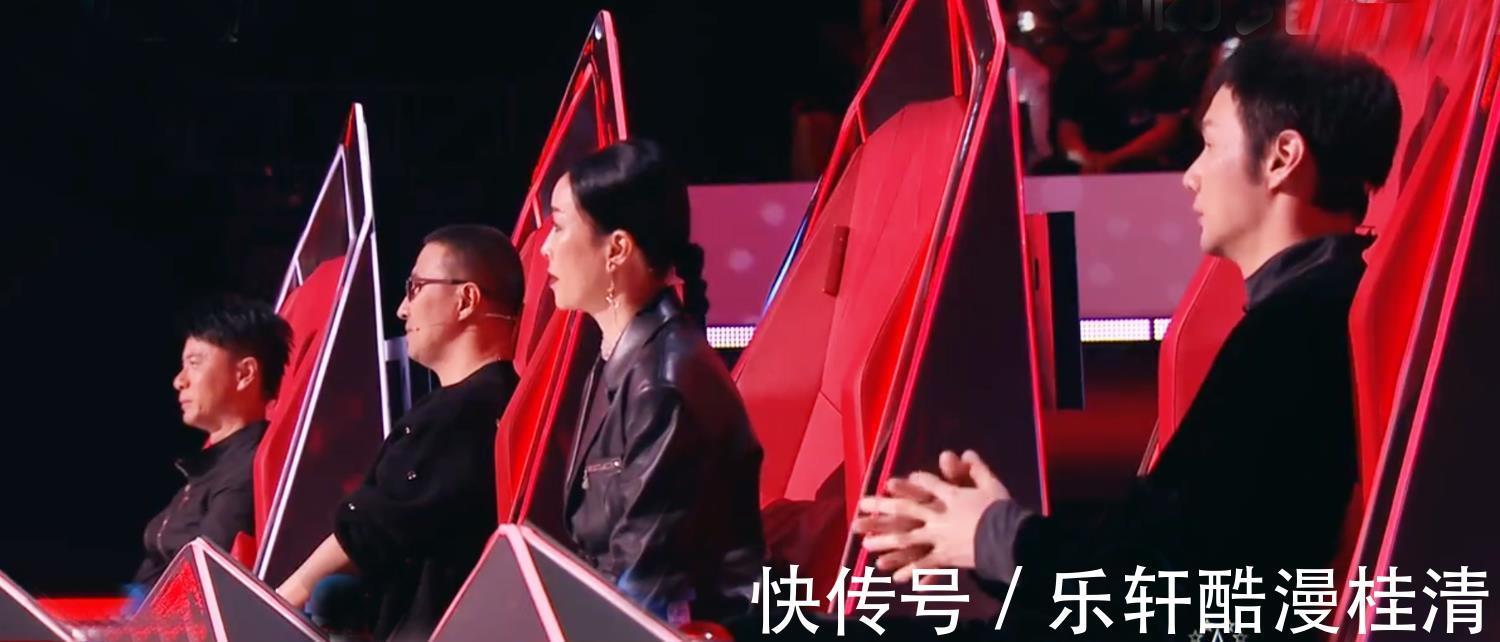 汪峰|好声音黄霄雲一键留人，4场PK战打响，王靖雯哭了，达西被淘汰