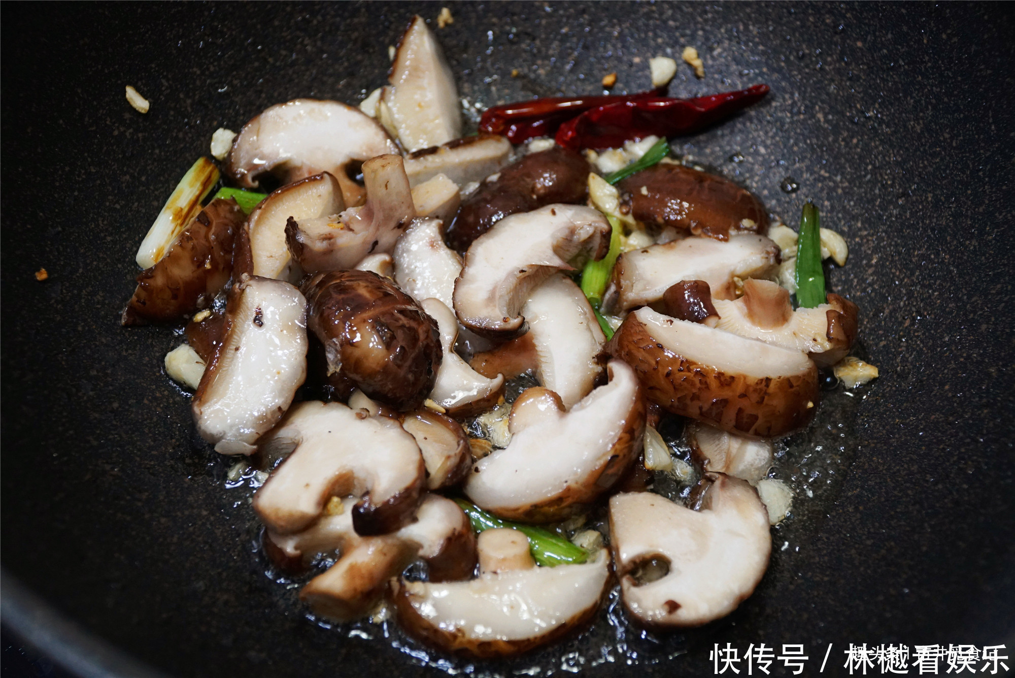 焖烧|腐竹的绝配,比放肉炒好吃,我家一周吃2次,次次光盘不够吃
