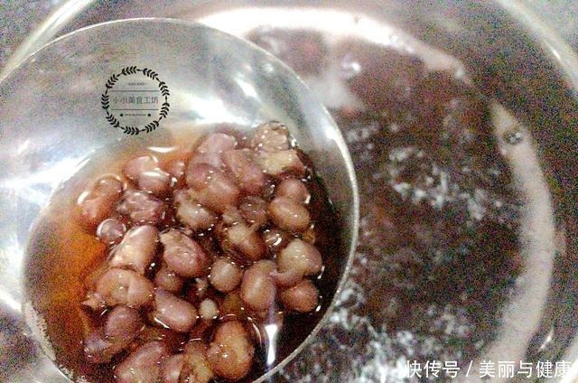 红豆和它是绝配，坚持每天喝一碗，滋补养颜补气血，女人要多喝！