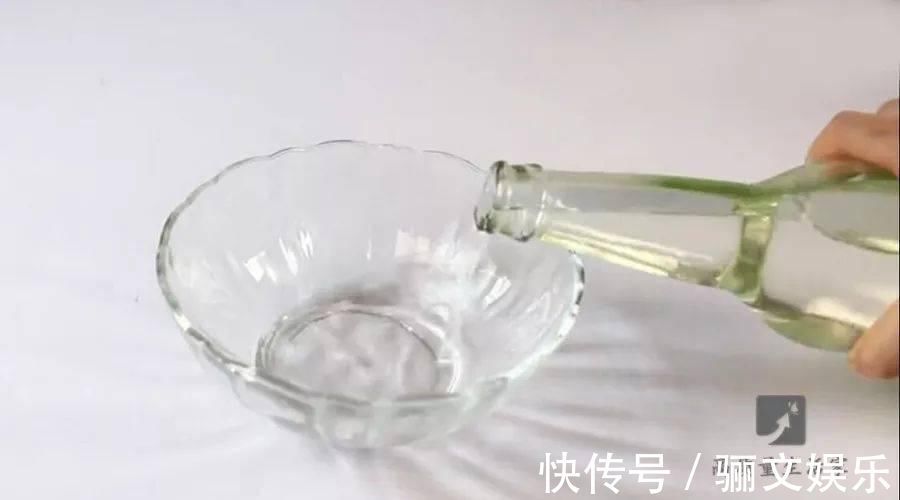 水壶|电热水壶插一根牙签太厉害了,一年能省下好多钱,告诉家里人学学