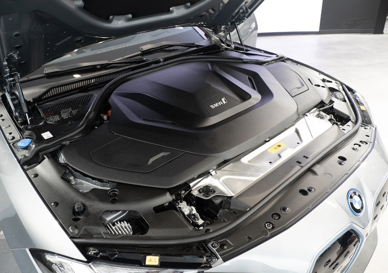 基于clar纯电平台打造宝马i4实车亮相将于明年一季度海外上市 乐惠车