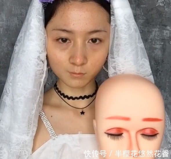 化妆|奇闻：皮肤黑的新娘化完妆后，被质疑是假人，网友：晚上看不得
