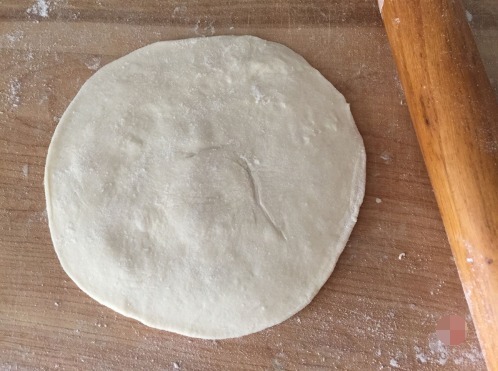 在家烙馅饼,总是没有外面买的皮柔软,其实技巧都在和面上