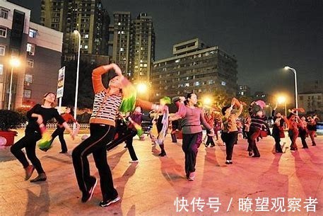 领舞@广场舞明明是免费的,带队领舞却月入过万,是怎么做到获得收入的?