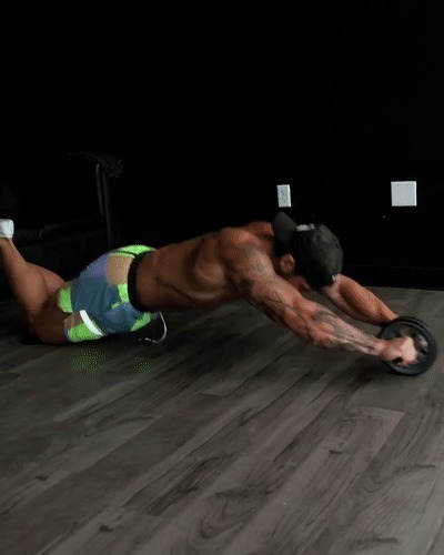 腹部|辛苦练腹肌下面两块却不出现一组动作针对下腹，难度不低却管用