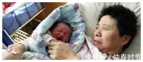 女儿|“弟弟才6岁,养不起就别生”,女儿发信息控诉父母,回复亮了