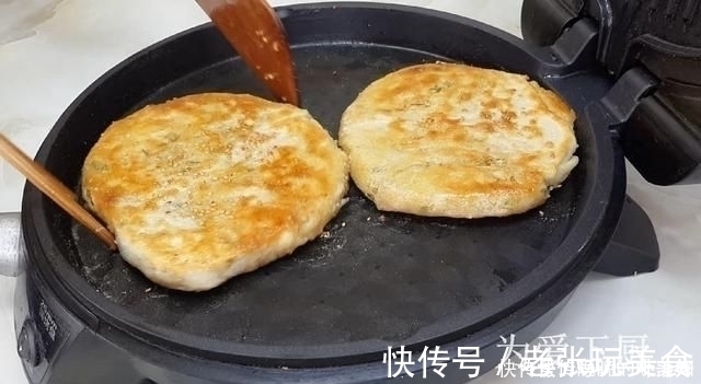 以后葱花饼别再买了，加2勺麻酱，不烫面不发面，比鸡蛋饼都好吃