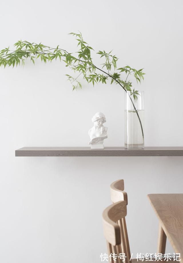 拼接|走进她家，就被清新淡雅的氛围吸引，利用颜色拼接让室内非常大方