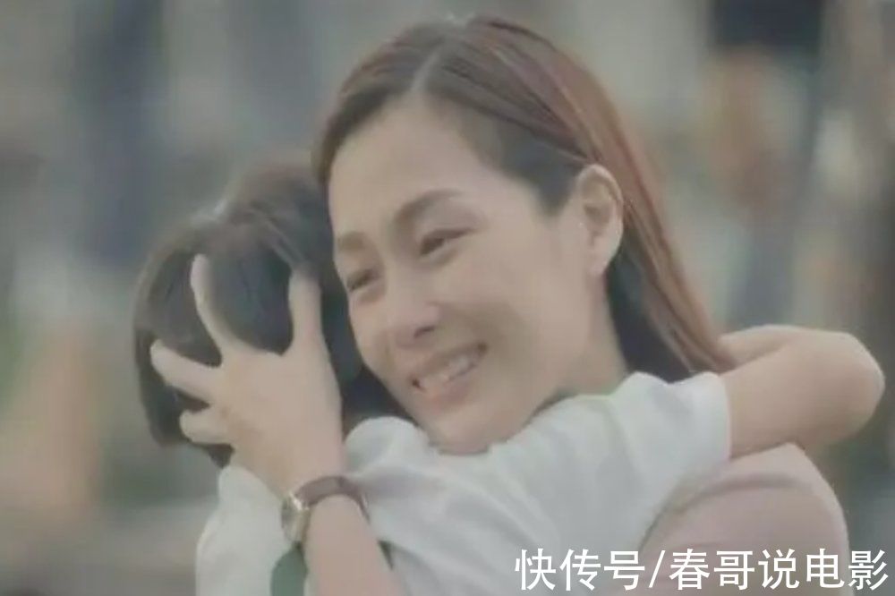 孩子|为什么宝宝一到晚上，就格外“黏妈妈”？背后的原因很暖心