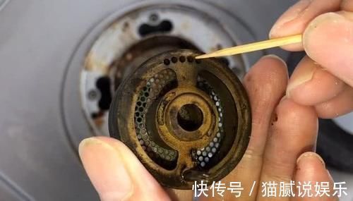 灶台上撒一把,不管多脏多油,都能擦得干净如新,好方法学会不亏