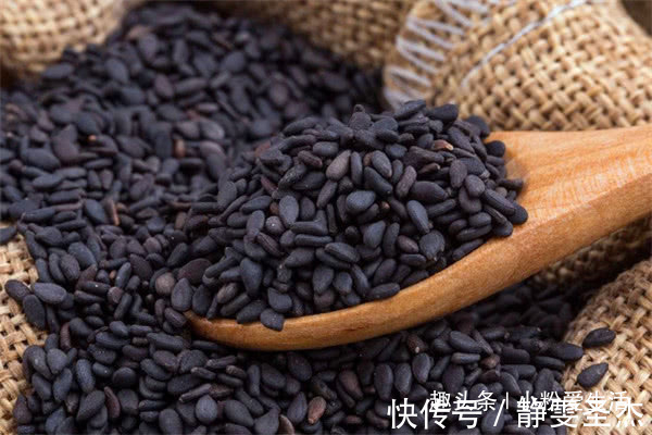 黑芝麻|女人缺少“雌激素”老得快,4种零食换着吃,补充胶原蛋白防衰老