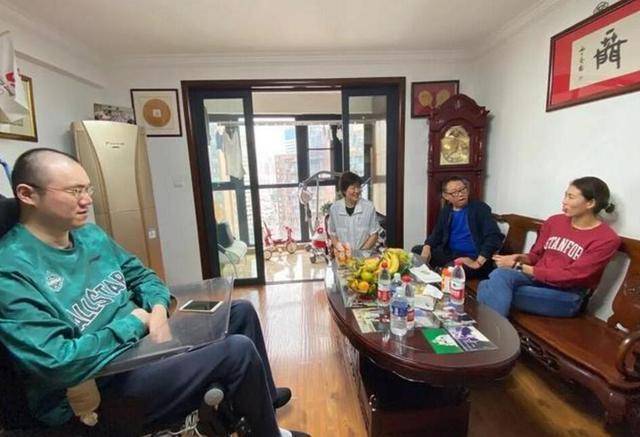 沈琼|男排汤淼获“慰问金”!瘫痪15年发福脸色苍白,妻子母亲都已改嫁
