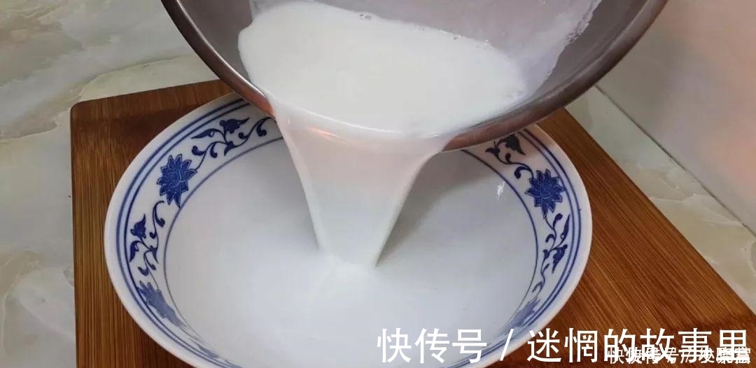 油条|2个鸡蛋,1袋牛奶,不用一滴水,比油条面包还好吃,放凉都不会硬