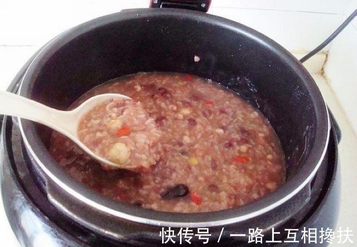 用高压锅煮粥和普通锅煮有什么不同看完煮粥就好吃了