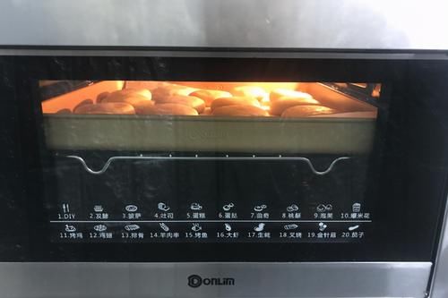  香味扑鼻，酥到掉渣的酥皮豆沙饼，小时候的味道，怎么也吃不够