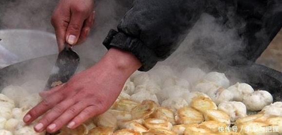 赶集|去农村集市上赶集,美食又便宜又好吃,最后一个你肯定没吃过?