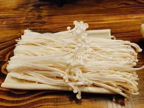 肝脏受损|长期吃面条对肝不好？提醒：肝不好的人，这3种食物或尽量少吃